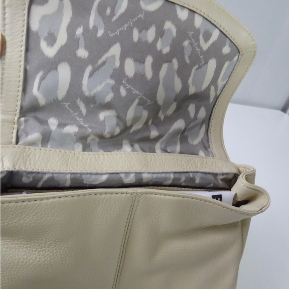 Aimee Kestenberg Lovers Lane Leather Expandable Backpack NWT Top Handle w Heart - Picture 14 of 15